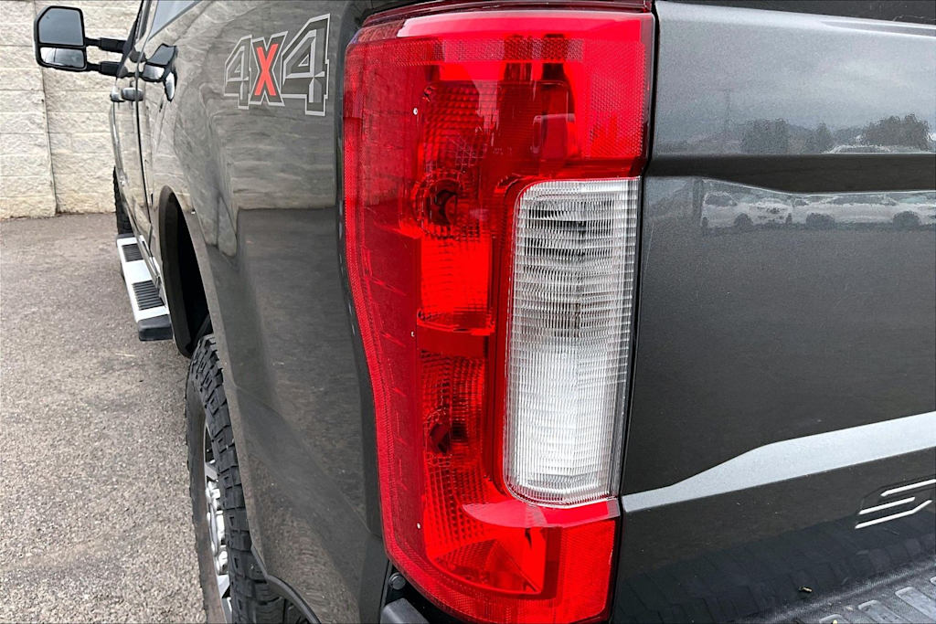Thumbnail: 2019 Ford F-250 - 32