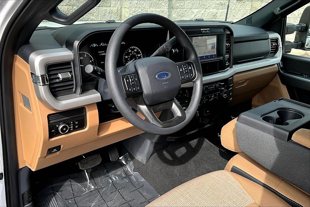 2025 Ford F-250 XLT 2
