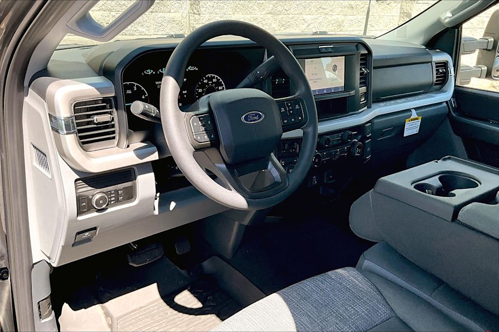 2025 Ford F-250 XLT 2