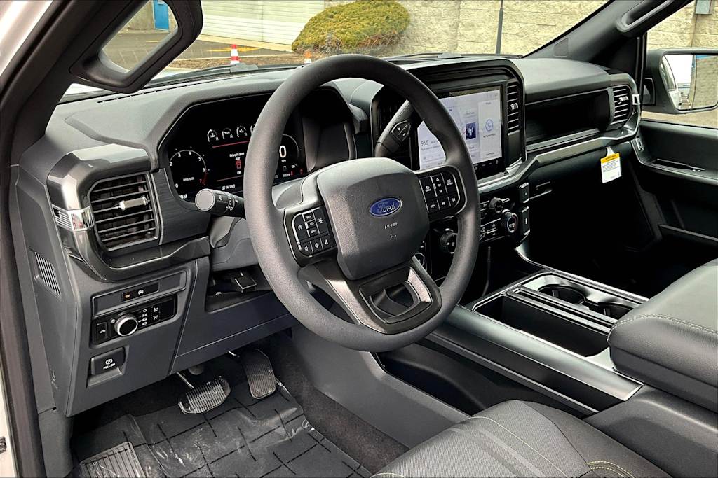2025 Ford F-150 STX 2