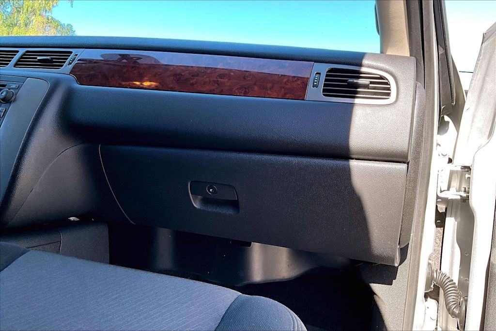 Thumbnail: 2012 GMC Yukon - 23
