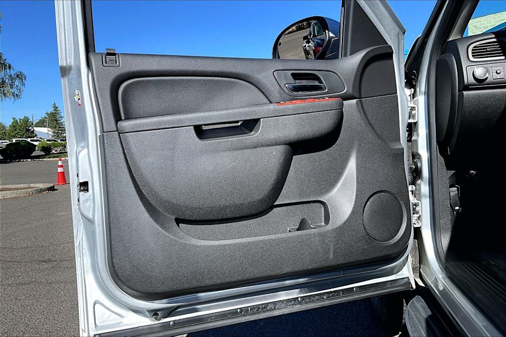 Thumbnail: 2012 GMC Yukon - 27