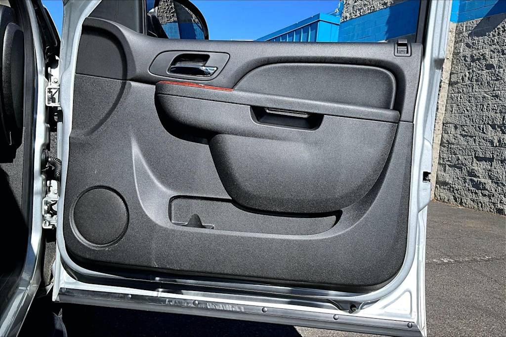 Thumbnail: 2012 GMC Yukon - 28