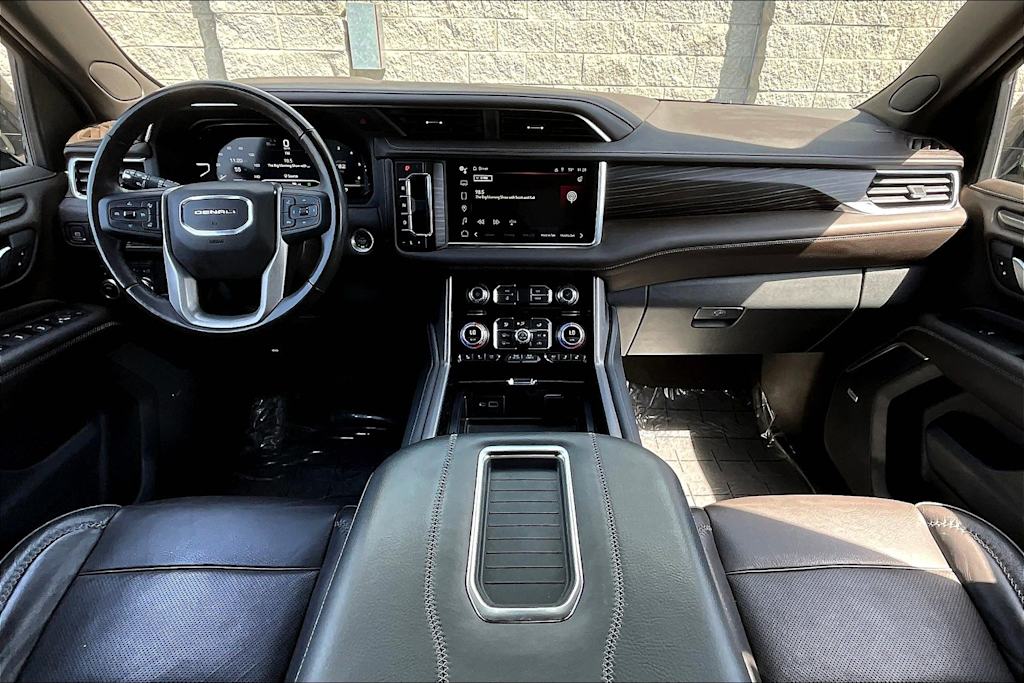 2022 GMC Yukon Denali 10