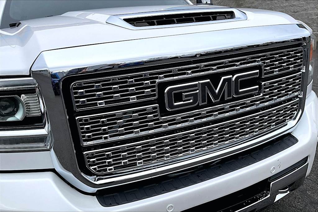 Thumbnail: 2018 GMC Sierra 3500 - 33