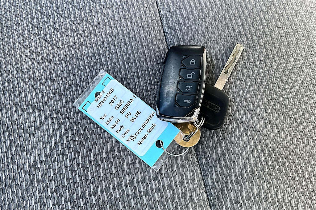 Thumbnail: 2017 GMC Sierra 1500 - 19