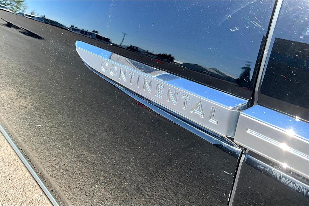 Thumbnail: 2018 Lincoln Continental - 7