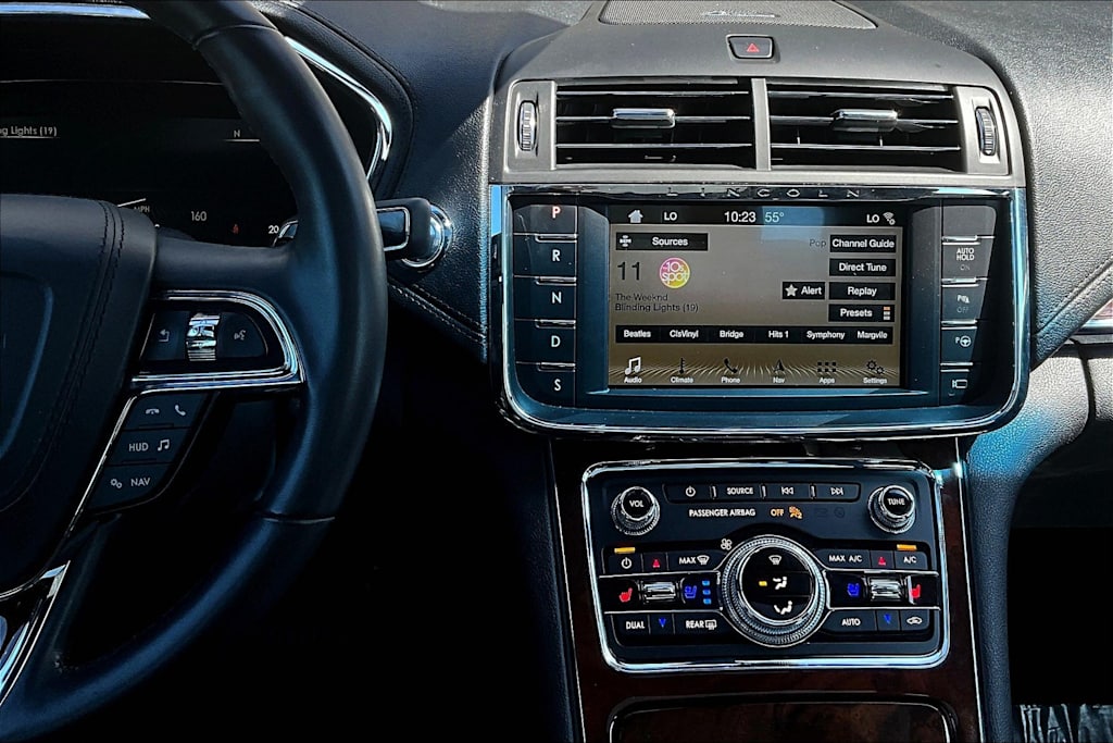 Thumbnail: 2018 Lincoln Continental - 16