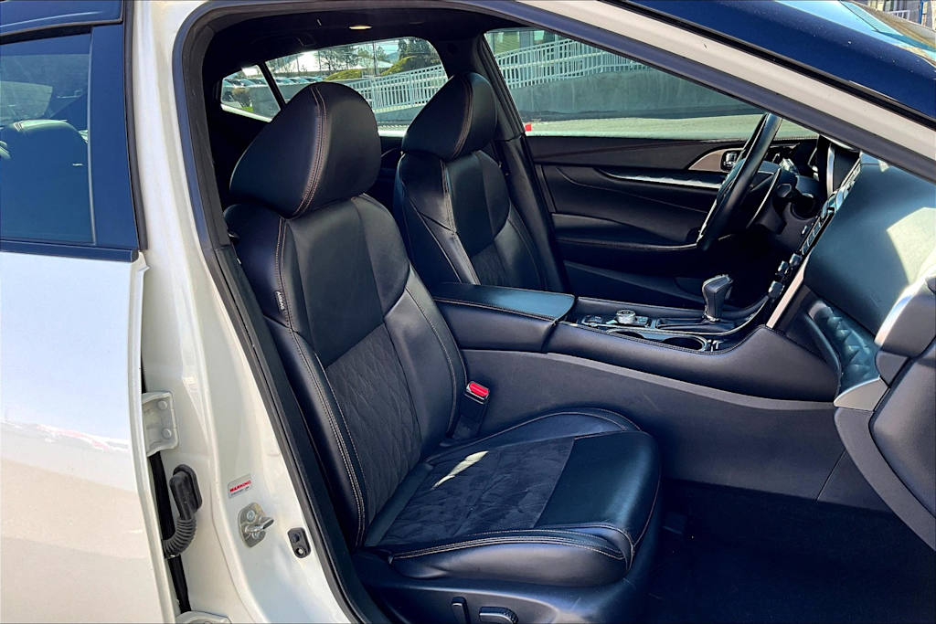 2019 Nissan Maxima SR 20