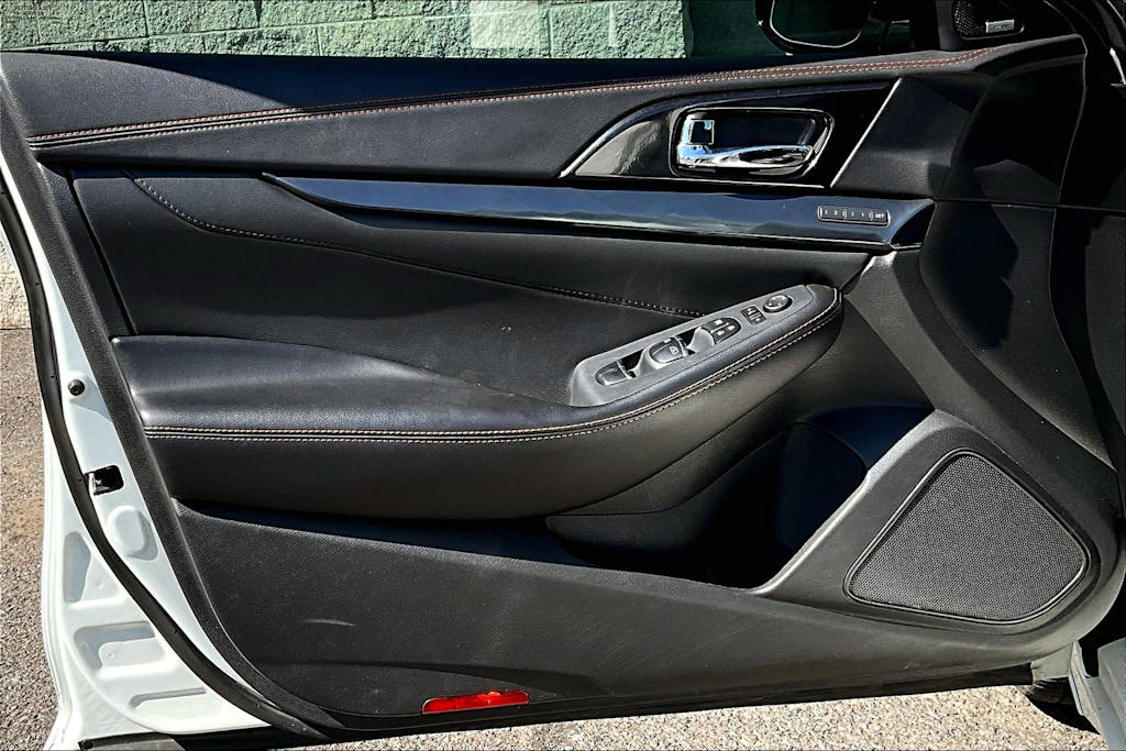 2019 Nissan Maxima SR 27
