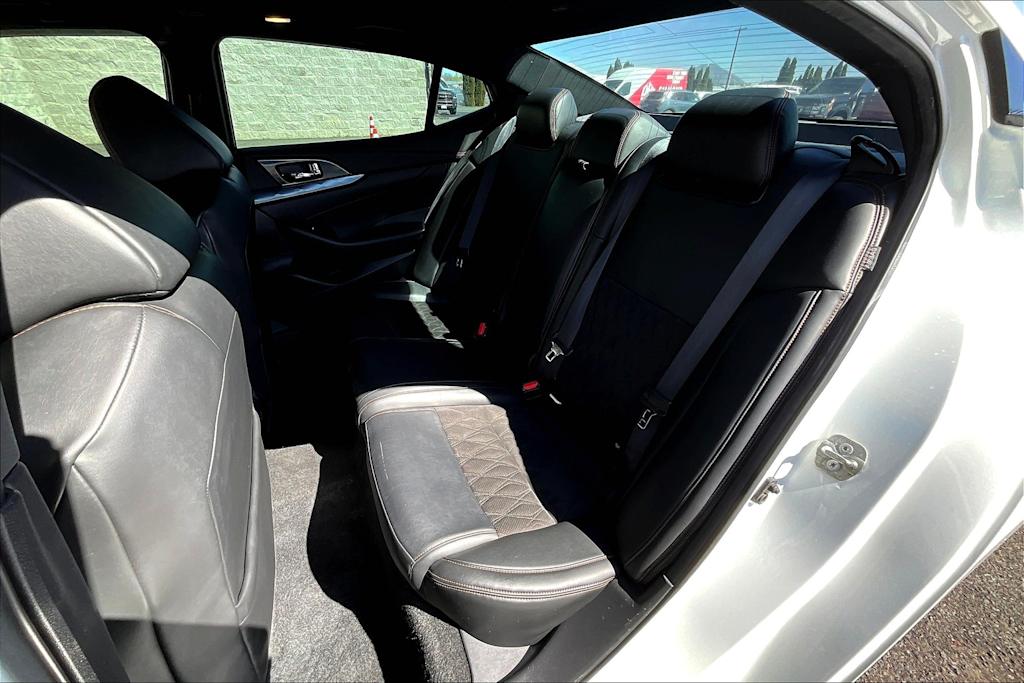 2019 Nissan Maxima SR 12