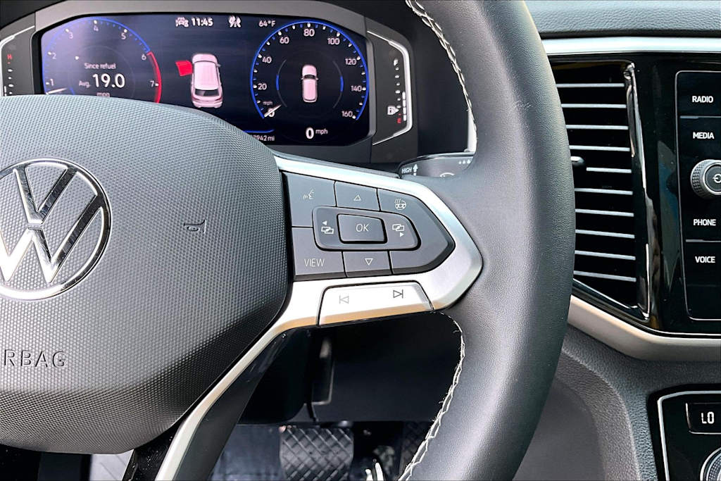 Thumbnail: 2021 Volkswagen Atlas - 26