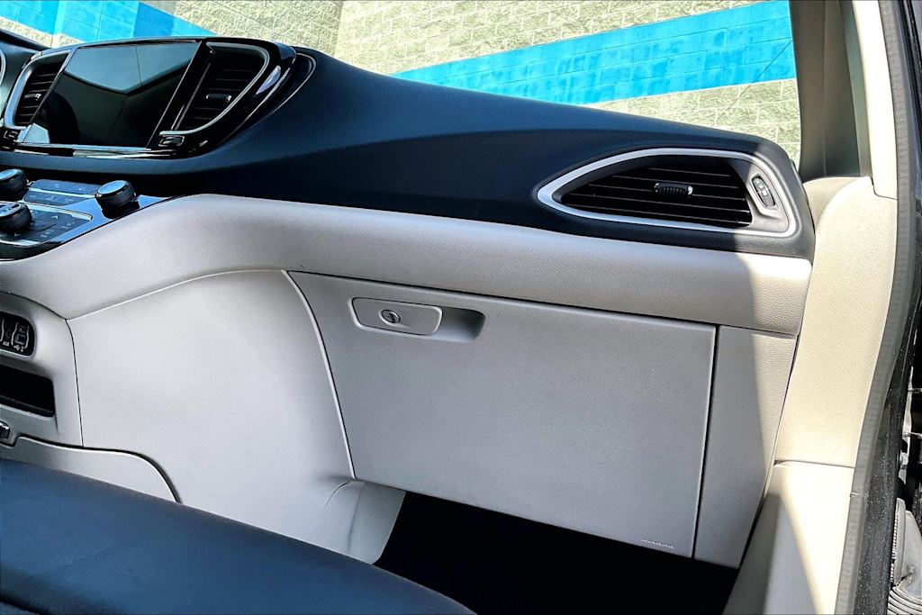 Thumbnail: 2023 Chrysler Pacifica - 23
