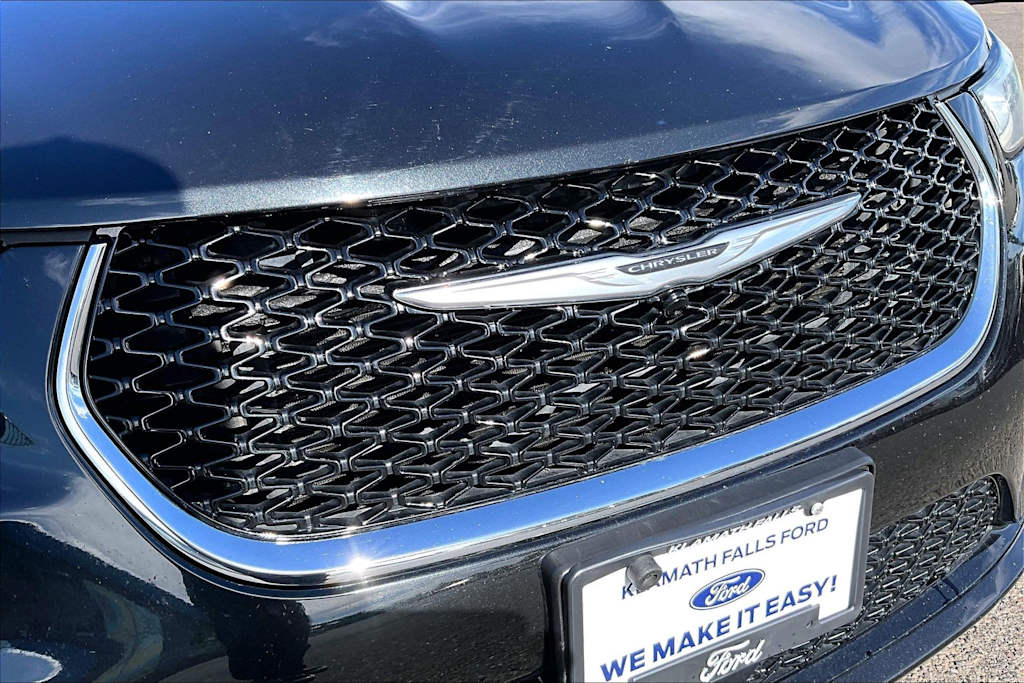 Thumbnail: 2023 Chrysler Pacifica - 33