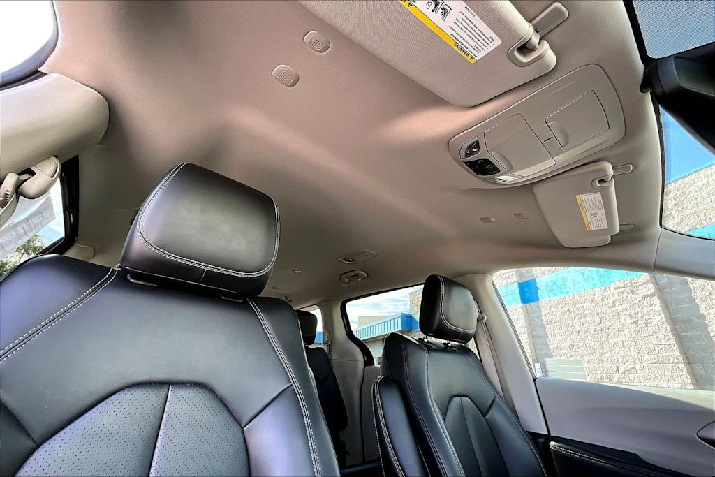 Thumbnail: 2023 Chrysler Pacifica - 30