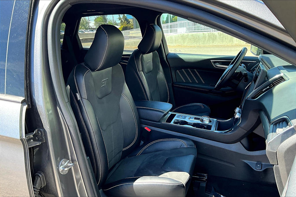 2022 Ford Edge ST 21