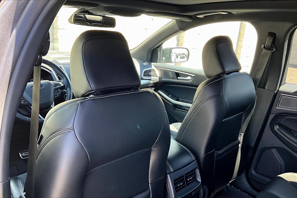2022 Ford Edge ST 12