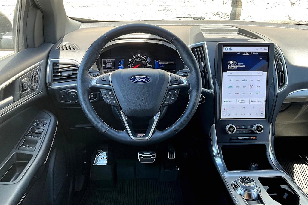 2022 Ford Edge ST 14