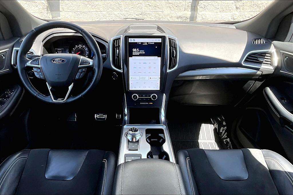 2022 Ford Edge ST 10