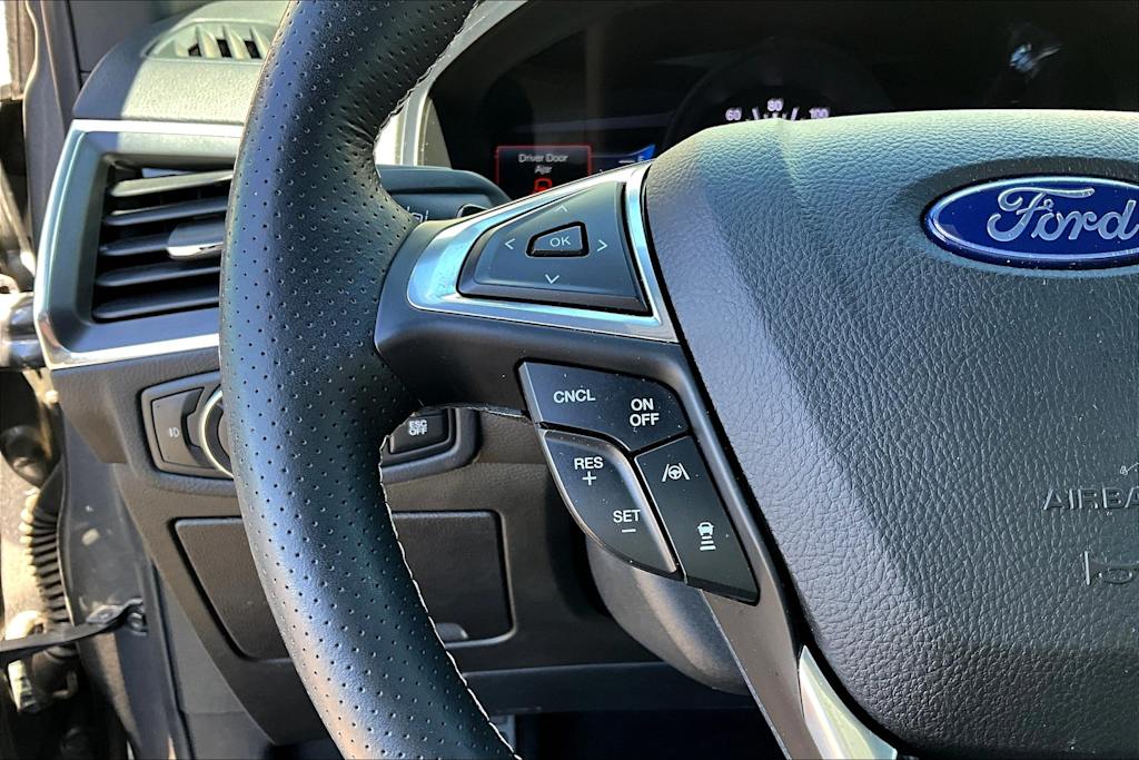 2022 Ford Edge ST 26