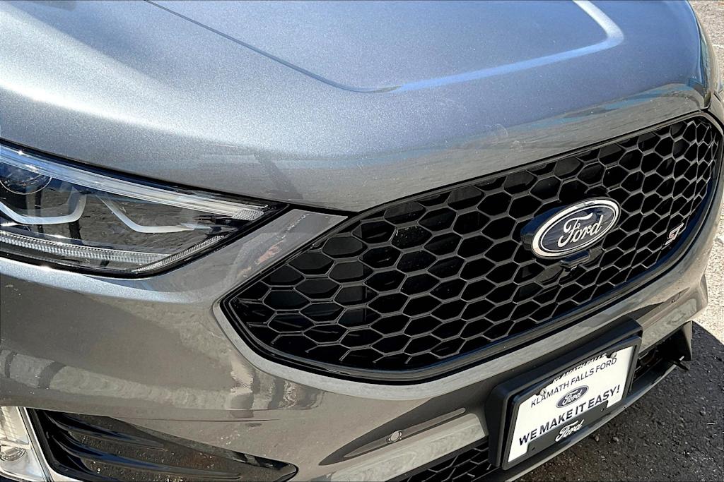 2022 Ford Edge ST 33