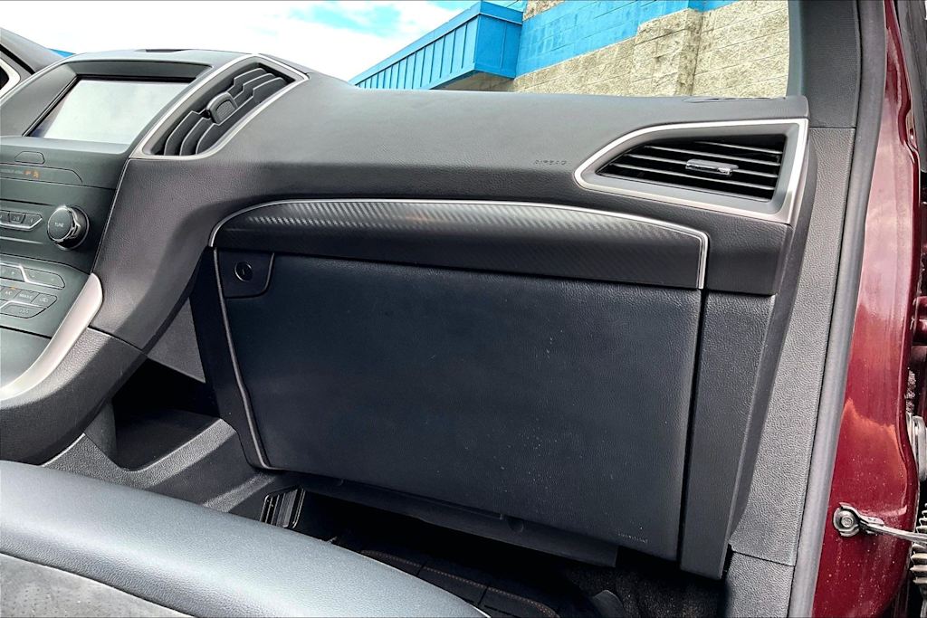 Thumbnail: 2020 Ford Edge - 24