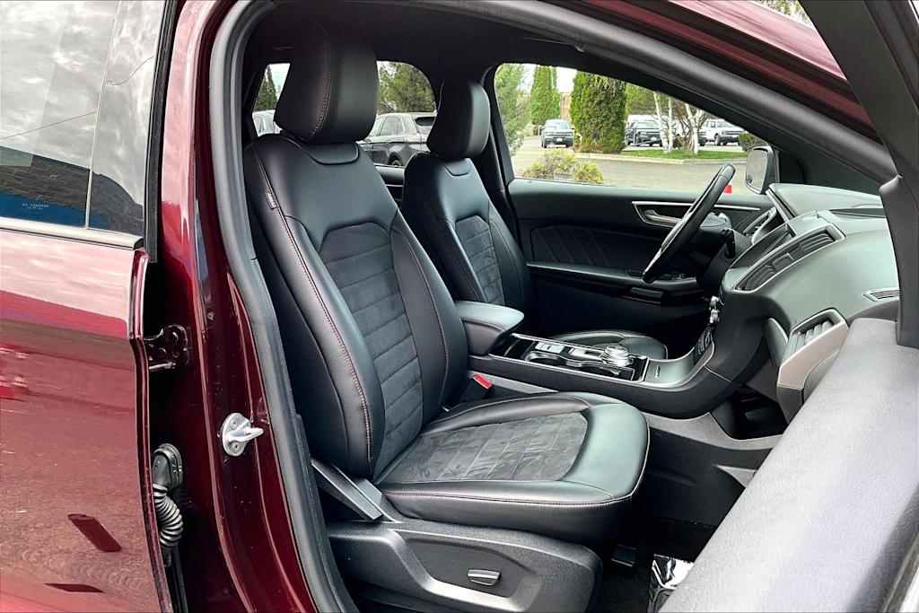Thumbnail: 2020 Ford Edge - 12