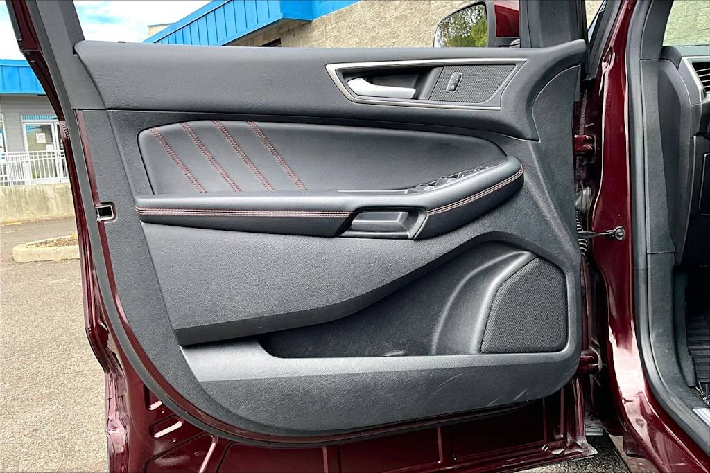 Thumbnail: 2020 Ford Edge - 27