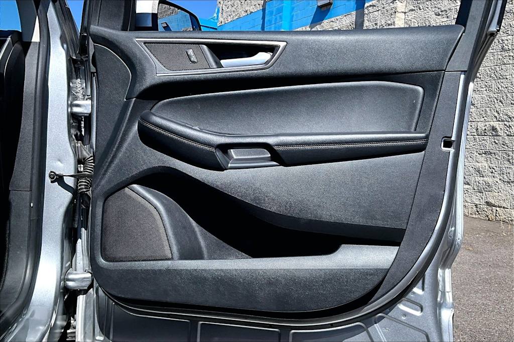 Thumbnail: 2022 Ford Edge - 28