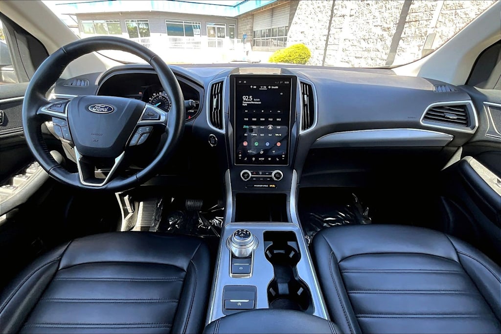 Thumbnail: 2022 Ford Edge - 10