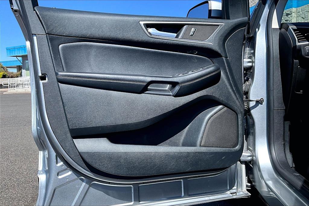 Thumbnail: 2022 Ford Edge - 27