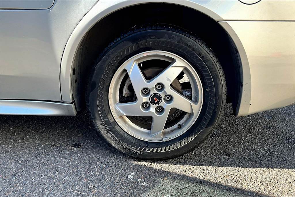 Thumbnail: 2004 Pontiac Grand Prix - 35