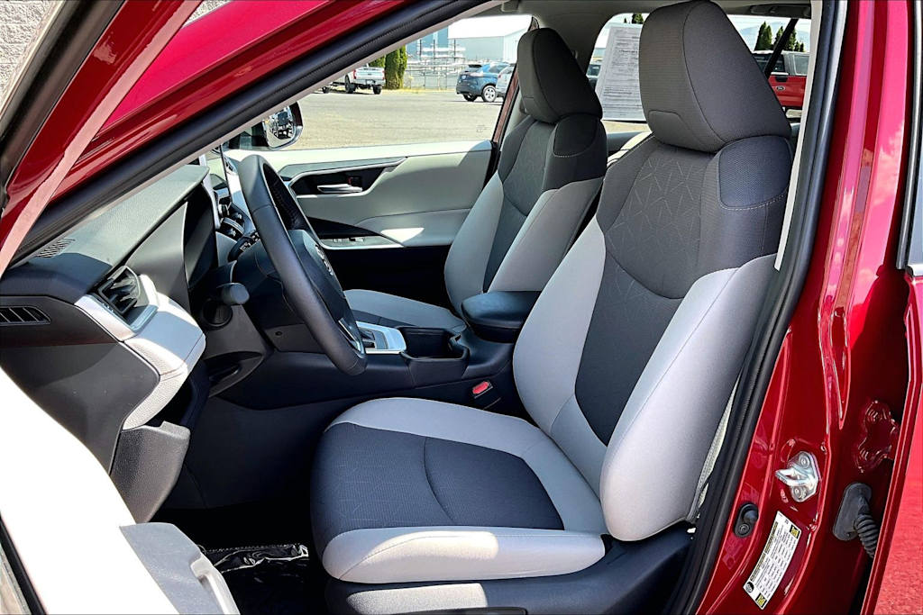 Thumbnail: 2024 Toyota RAV4 - 11