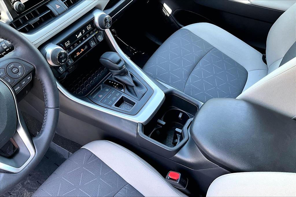 Thumbnail: 2024 Toyota RAV4 - 17