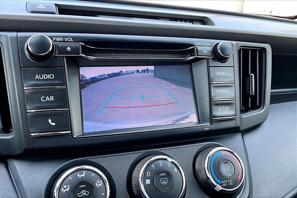 Thumbnail: 2018 Toyota RAV4 - 16