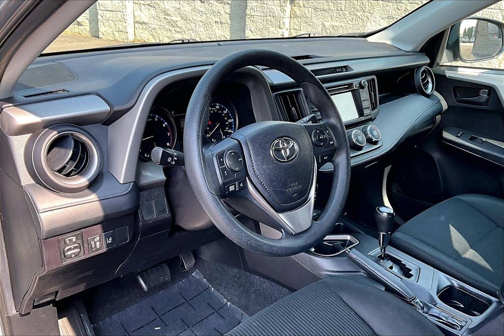 Thumbnail: 2018 Toyota RAV4 - 2