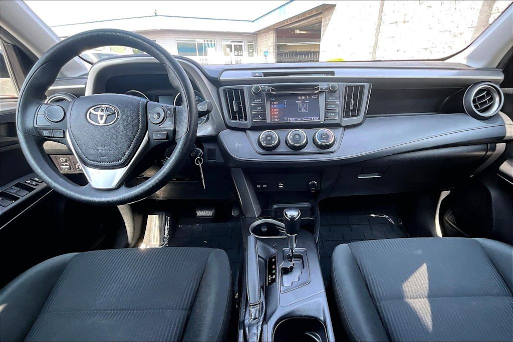 Thumbnail: 2018 Toyota RAV4 - 10