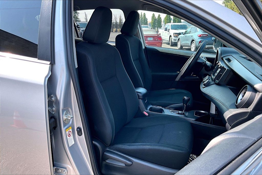 Thumbnail: 2018 Toyota RAV4 - 12