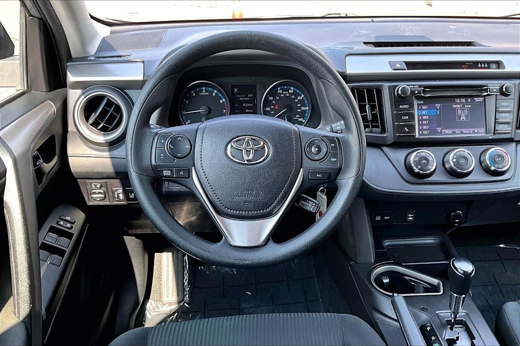 Thumbnail: 2018 Toyota RAV4 - 14