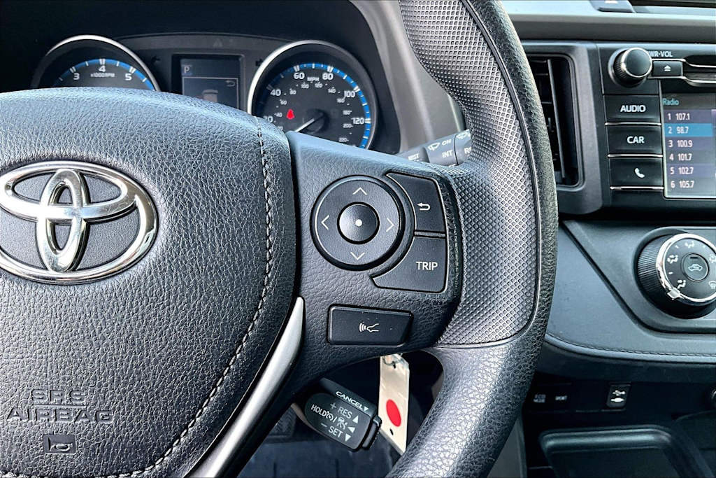 Thumbnail: 2018 Toyota RAV4 - 26