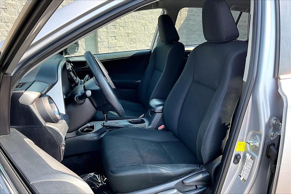 Thumbnail: 2018 Toyota RAV4 - 11