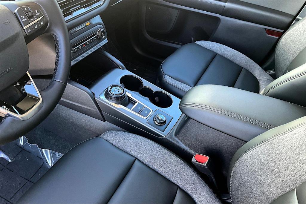 Thumbnail: 2025 Ford Bronco Sport - 16