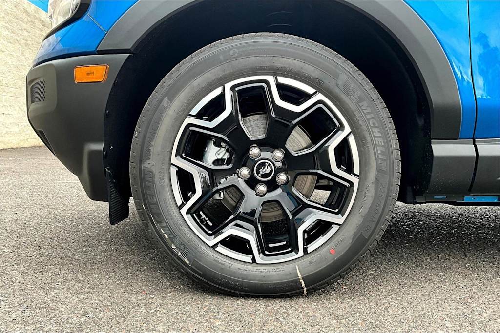 Thumbnail: 2025 Ford Bronco Sport - 6