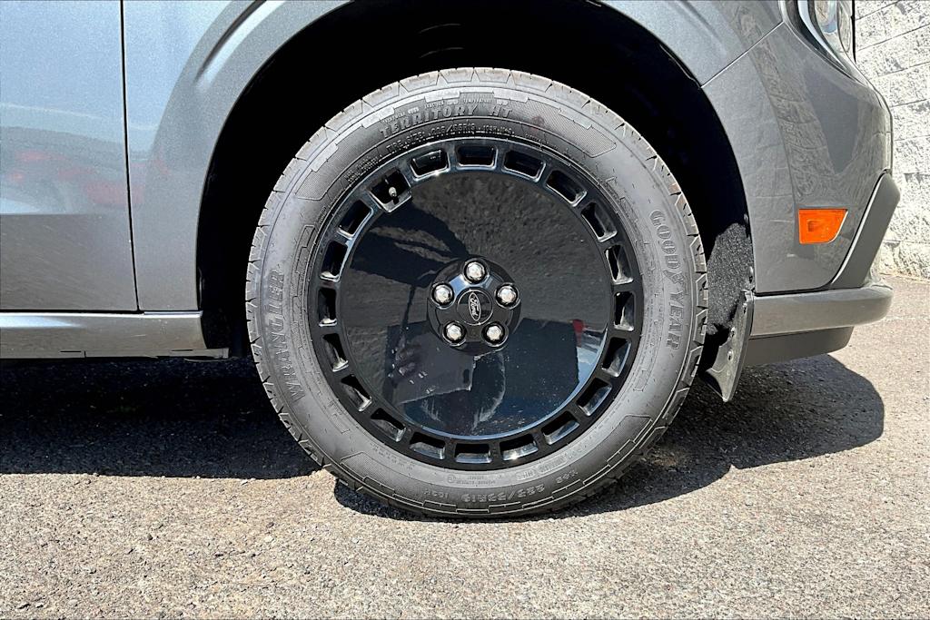 Thumbnail: 2025 Ford Maverick - 7