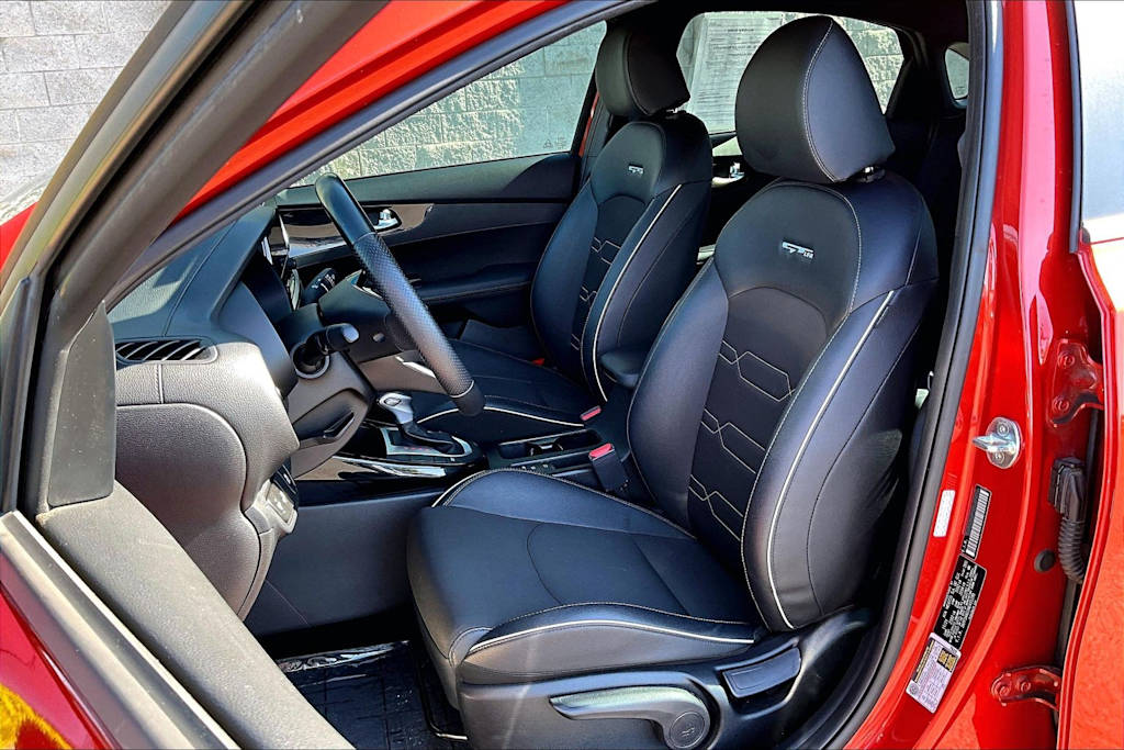 Thumbnail: 2022 Kia Forte - 11