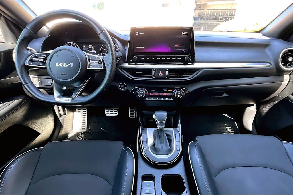 Thumbnail: 2022 Kia Forte - 10