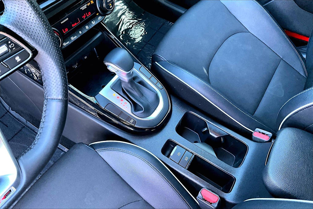 Thumbnail: 2022 Kia Forte - 16