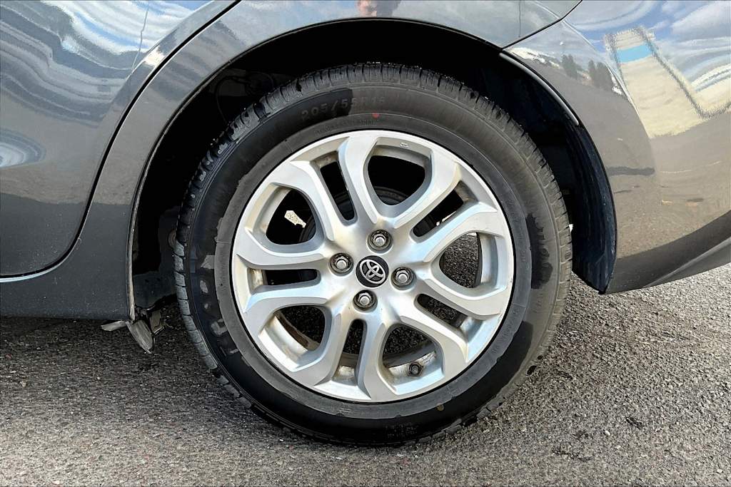 Thumbnail: 2017 Toyota Yaris iA - 35