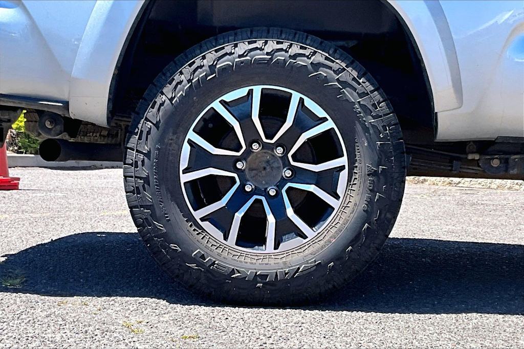 Thumbnail: 2022 Toyota Tacoma - 36