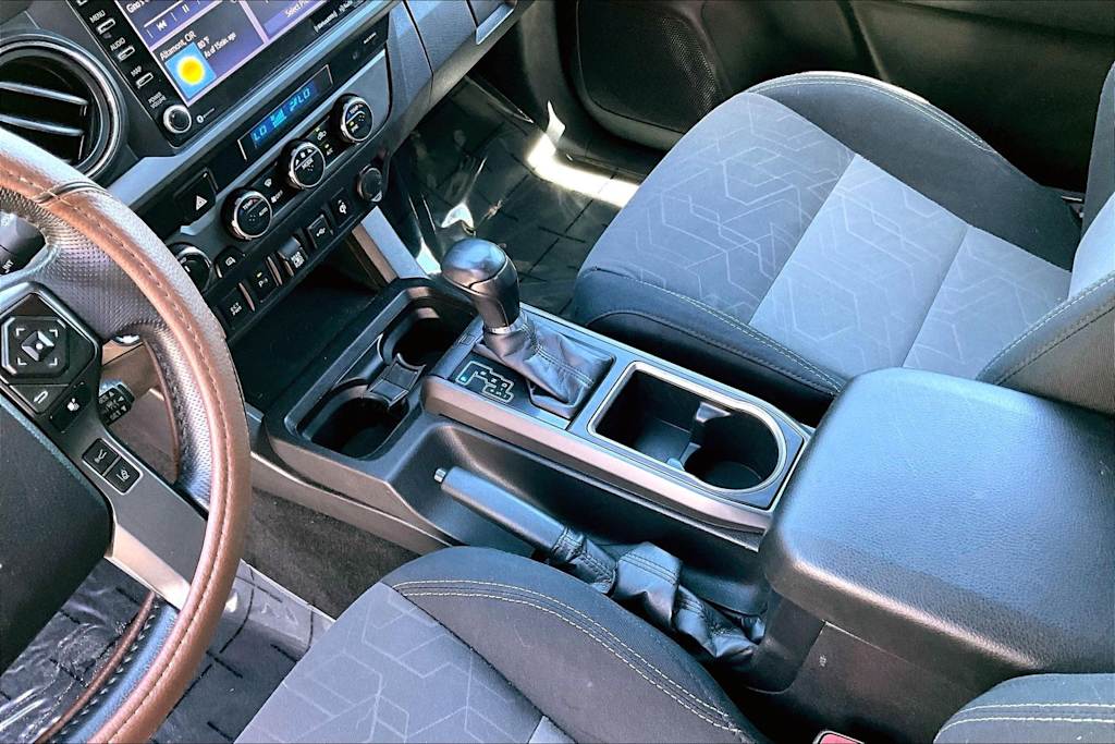 Thumbnail: 2022 Toyota Tacoma - 17